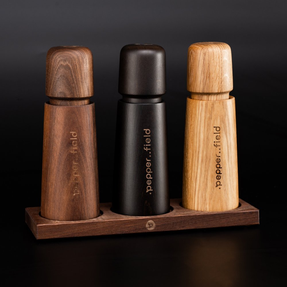 Ensemble de moulins à poivre scandinaves (17 cm) + starter pack de poivre (3× 20 g) + support en bois