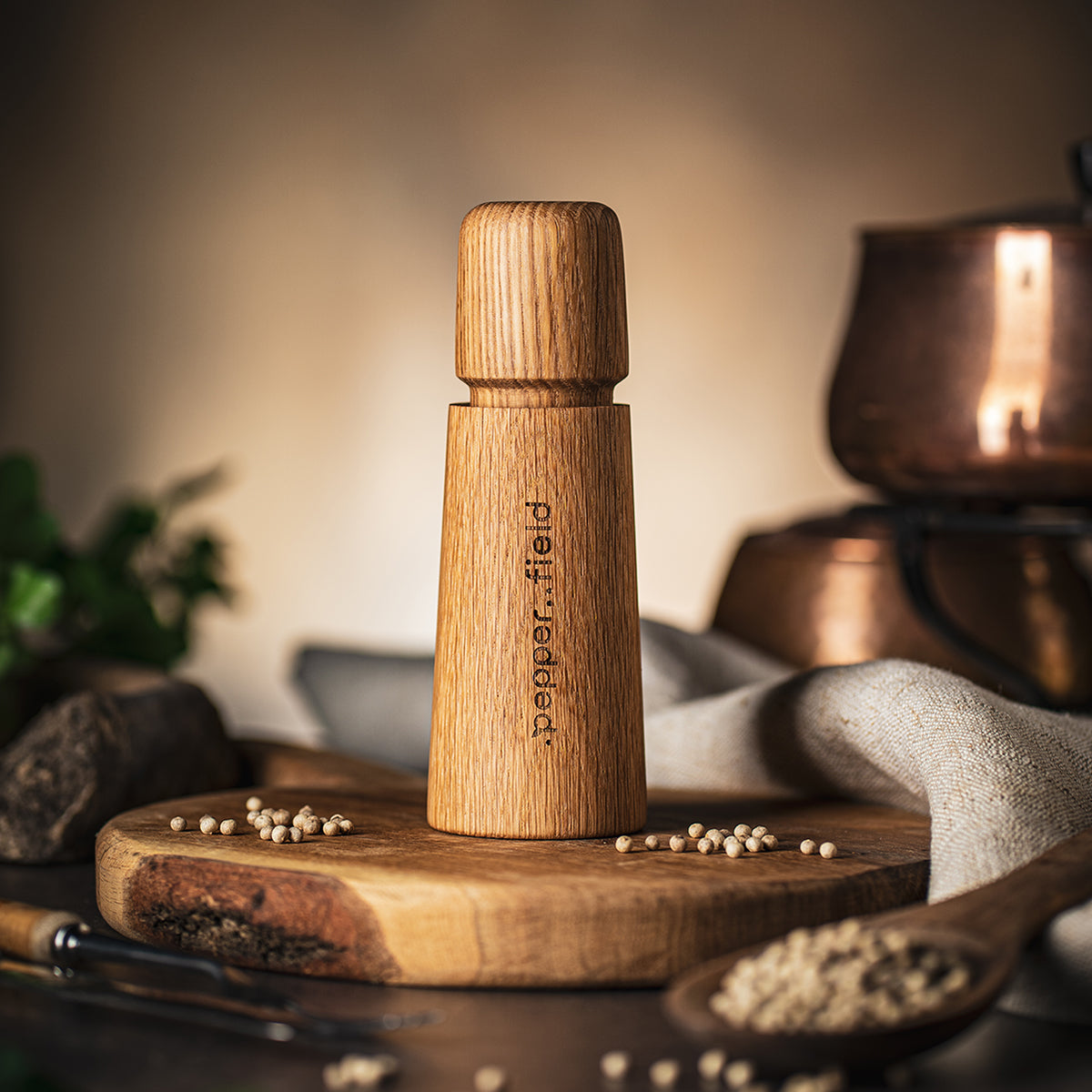Moulin à poivre naturel scandinave (17 cm) + poivre blanc (20 g gratuit)