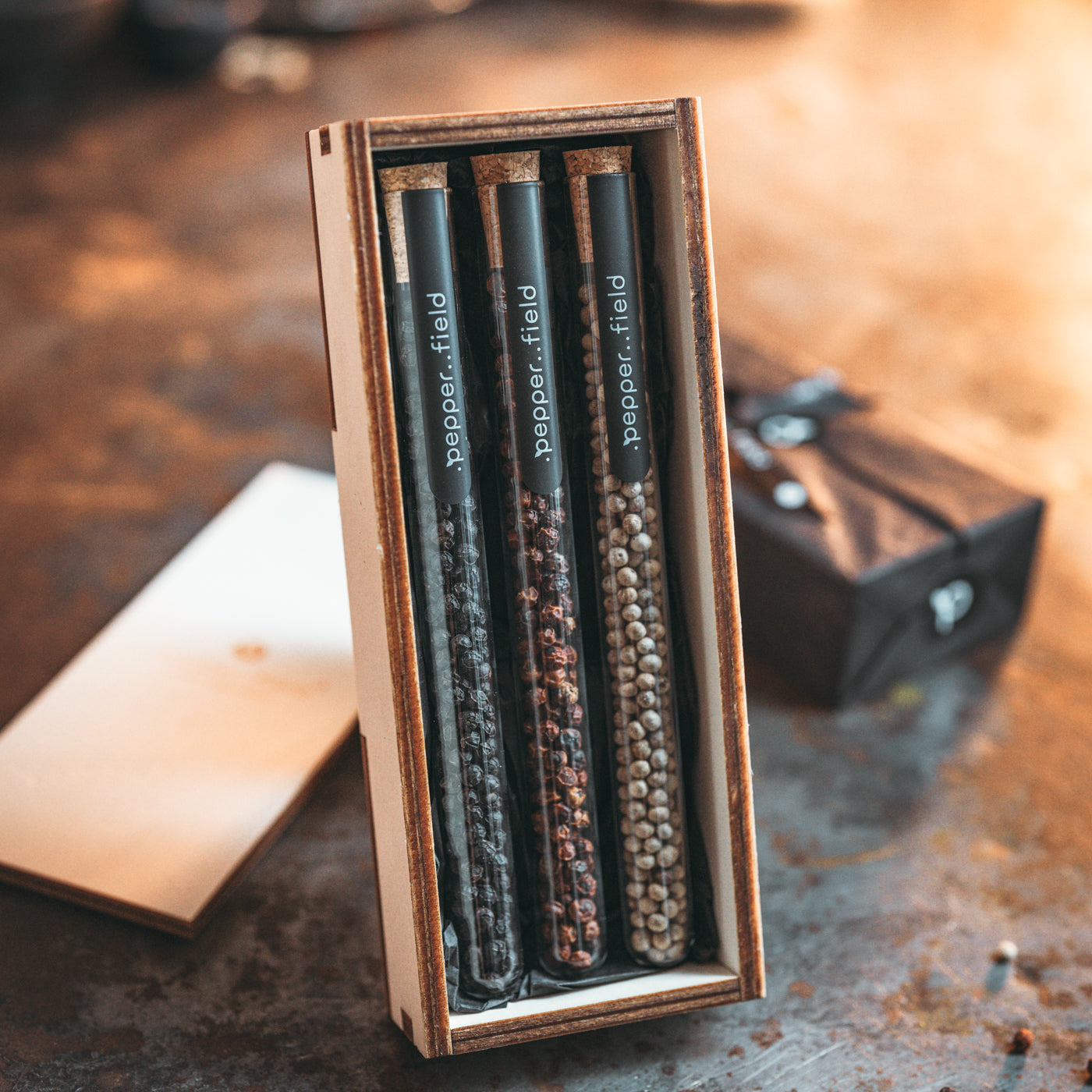 Set of small tubes in a gift box (3x10g)