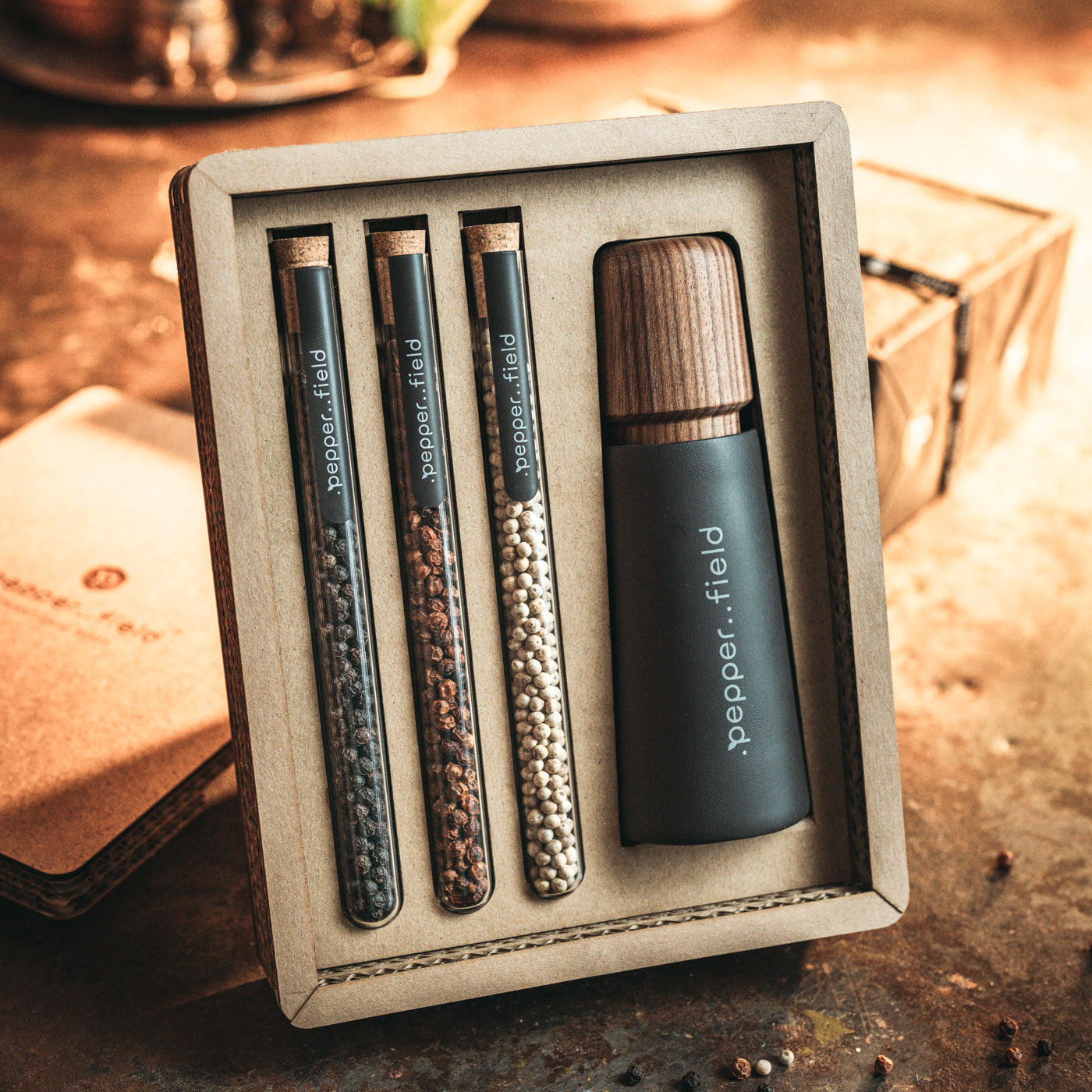 Scandinavian grinder with a set of tube with Kampot m pepper in a gift cardboard box (3x10g)